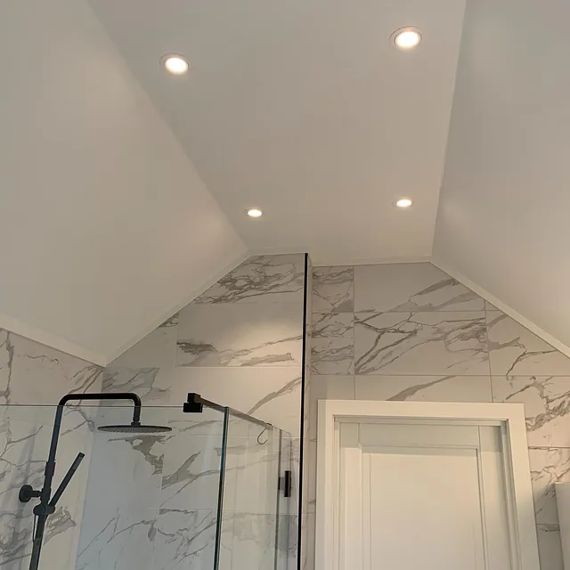 Prosjektbilde: Nytt bad i loftsetasje med oppløft